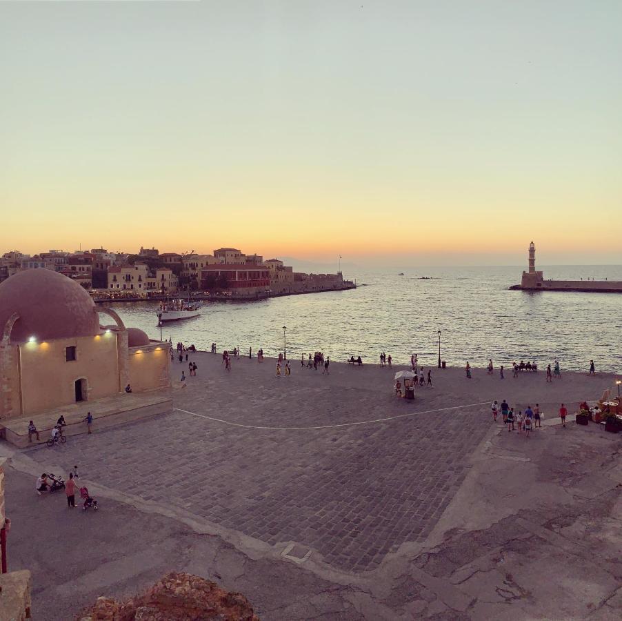 Amphitrite Hotel Chrissi Akti Chania Exterior foto
