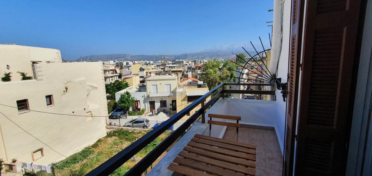 Amphitrite Hotel Chrissi Akti Chania Exterior foto