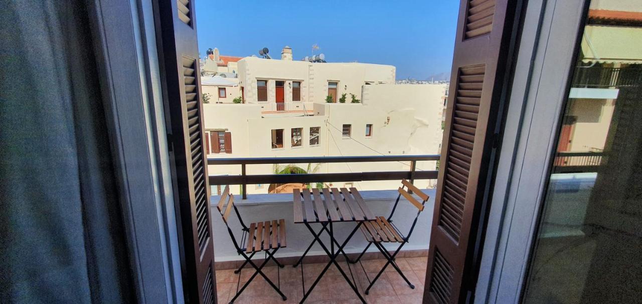 Amphitrite Hotel Chrissi Akti Chania Exterior foto