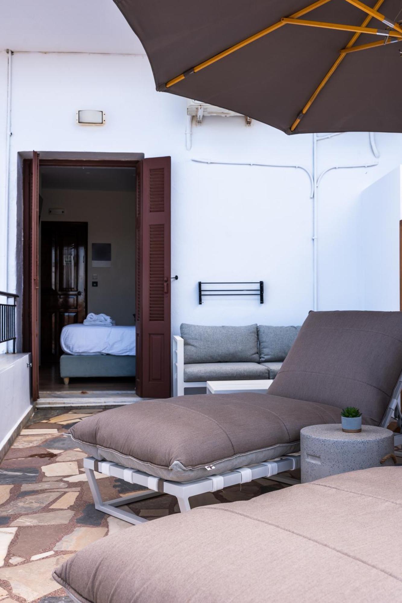 Amphitrite Hotel Chrissi Akti Chania Exterior foto